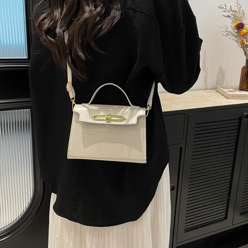Bolso cuadrado pequeño de PU en color liso