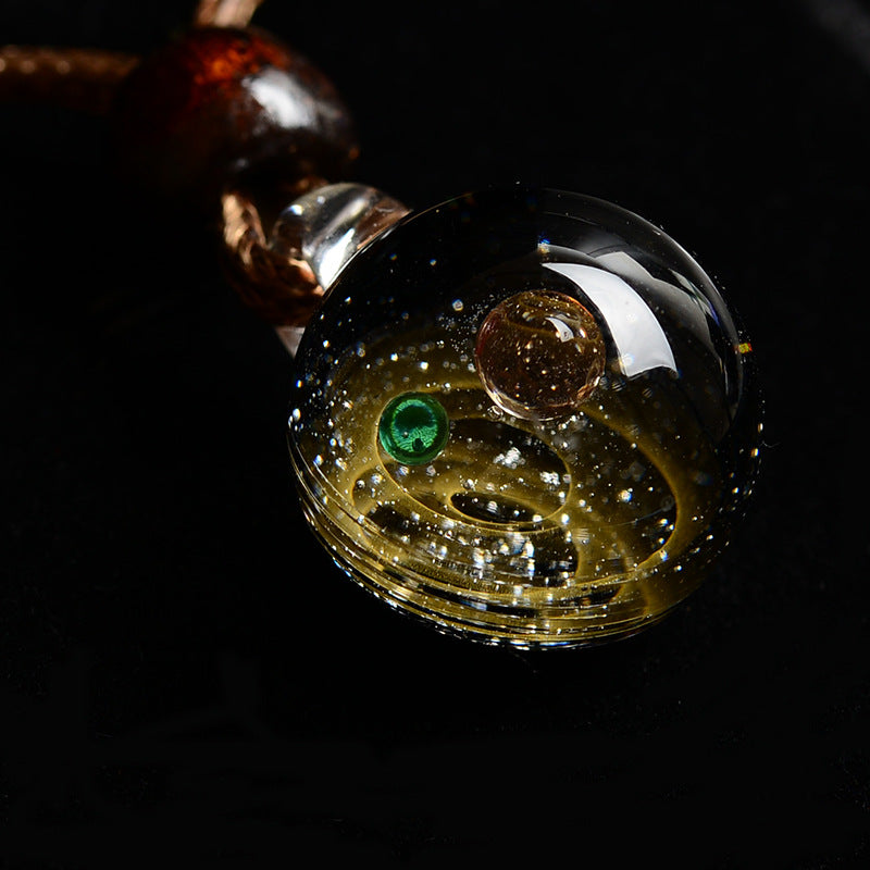 Colgante Cósmico de Esfera de Cristal (Sin Cadena)