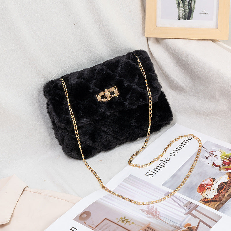 Bolso de hombro afelpado