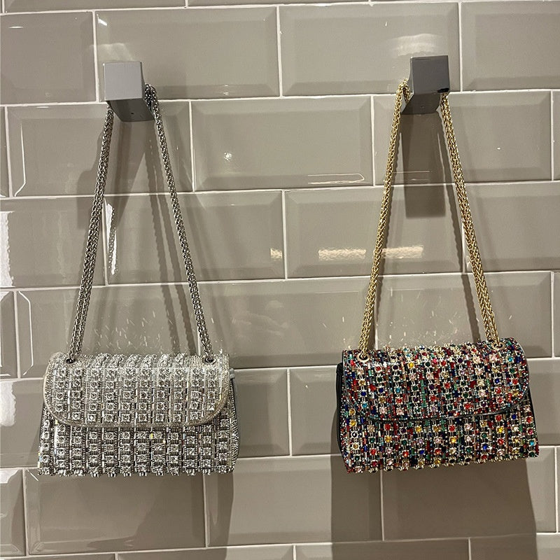 Bolso exquisito con incrustaciones de diamantes