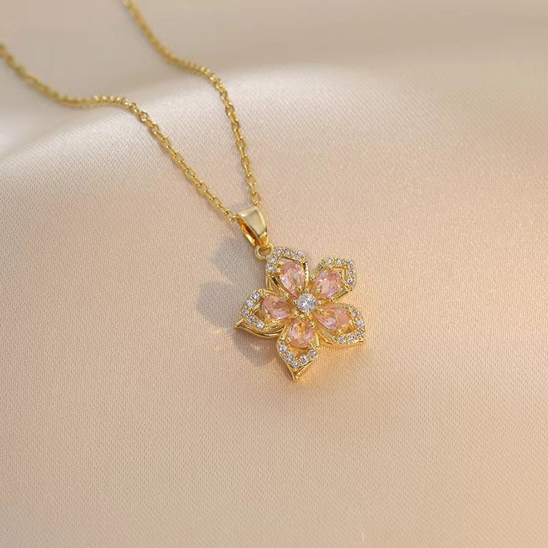 Collar Elegante de Acero de Titanio – Colección Bauhinia y Modelos Variados