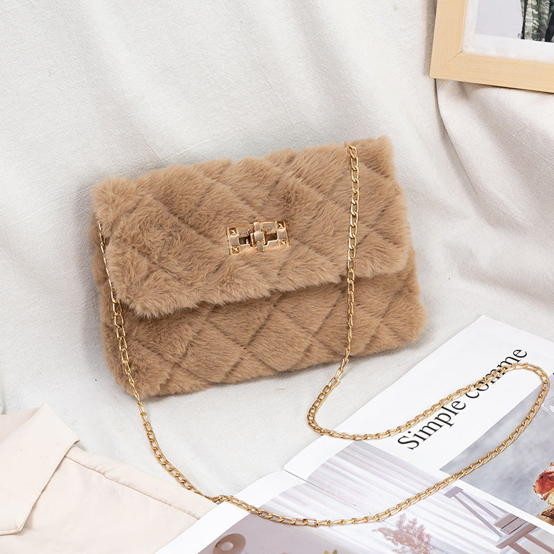 Bolso de hombro afelpado
