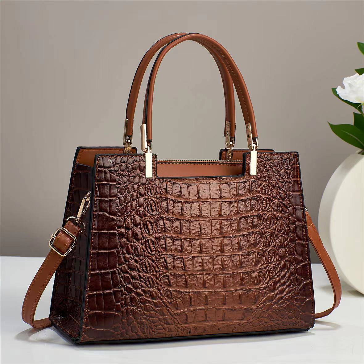 Bolso de Gran Capacidad con Textura de Cocodrilo