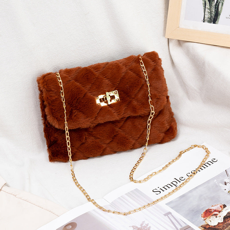 Bolso de hombro afelpado